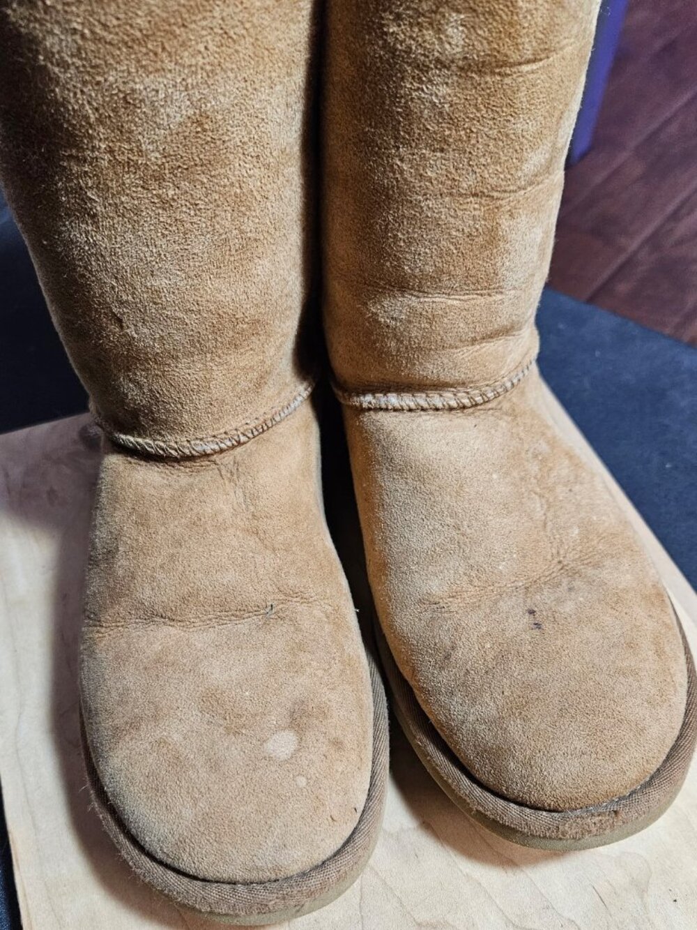 UGG Australia Classic Short Women's Boots in Chestnut, size 7.